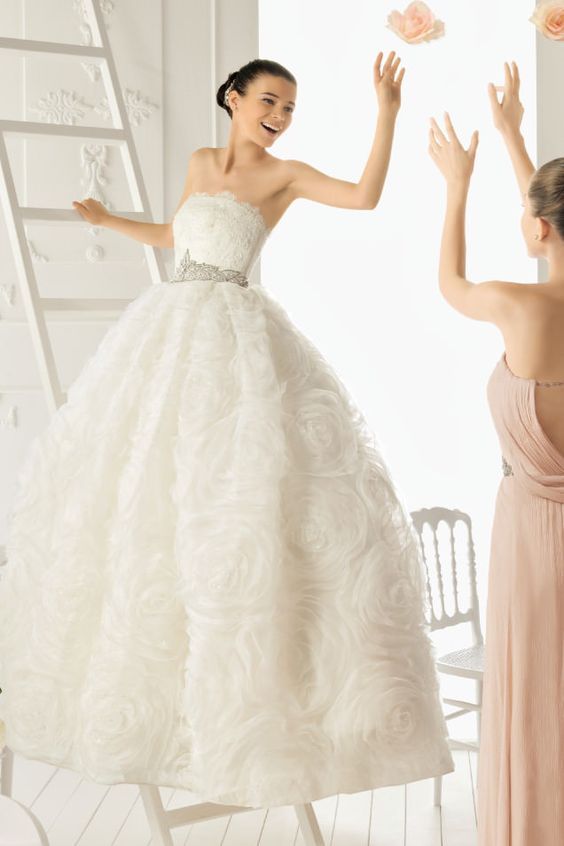 きっと、運命の一着が見つかる♡【可愛い雰囲気】好きなら絶対に着ておきたいインポートドレス10選＊*にて紹介している画像