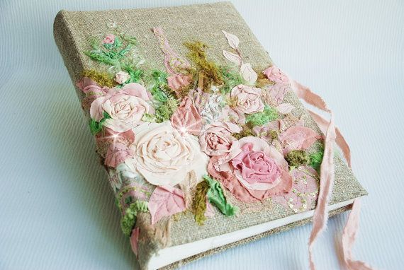 思い出を一冊の本に♡タイプ別ウェディングフォトアルバムCollection♡にて紹介している画像