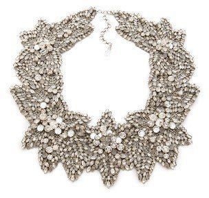 A Complete Guide to Stylish Pre-Brides: Learning from International Brides on Jenny Packham and Acacia ♡にて紹介している画像