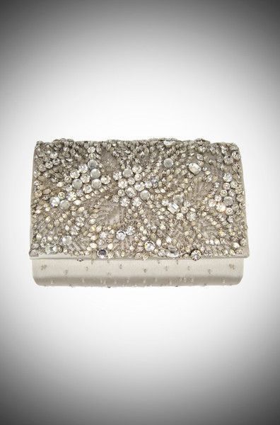 A Complete Guide to Stylish Pre-Brides: Learning from International Brides on Jenny Packham and Acacia ♡にて紹介している画像