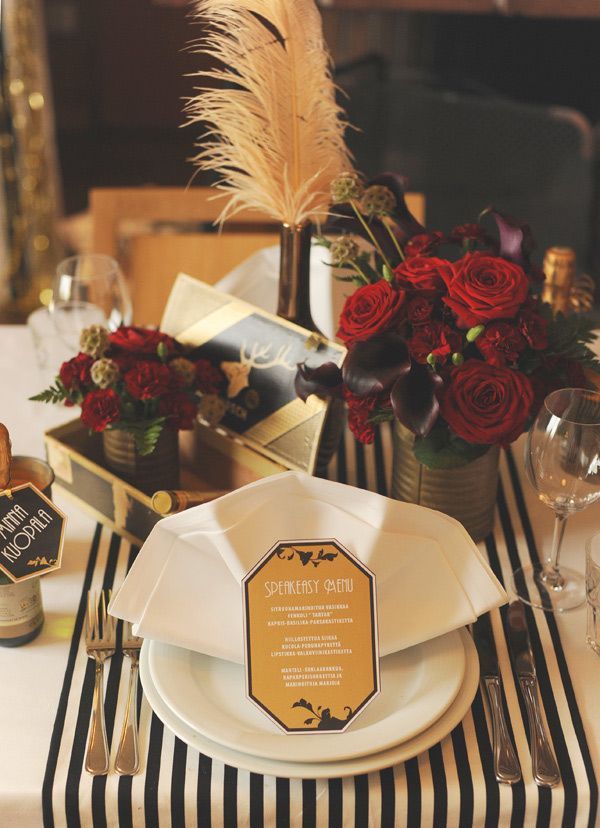 For a Unique Party Look: Embrace Black & White Stripes ♡にて紹介している画像