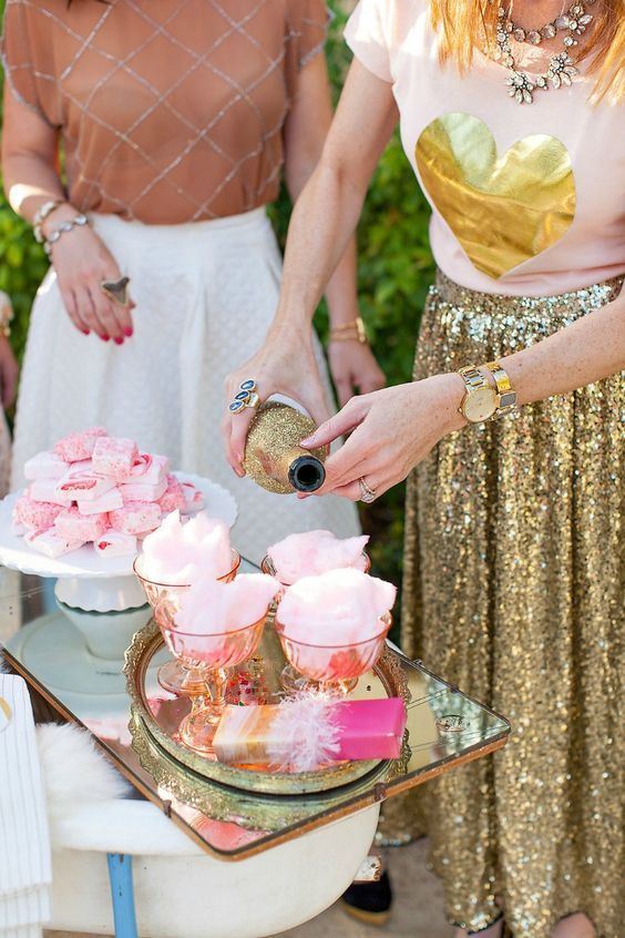 ふわふわ可愛い世界にご招待♡結婚式での『コットンキャンディー（綿菓子）』の活用アイディアまとめ＊にて紹介している画像