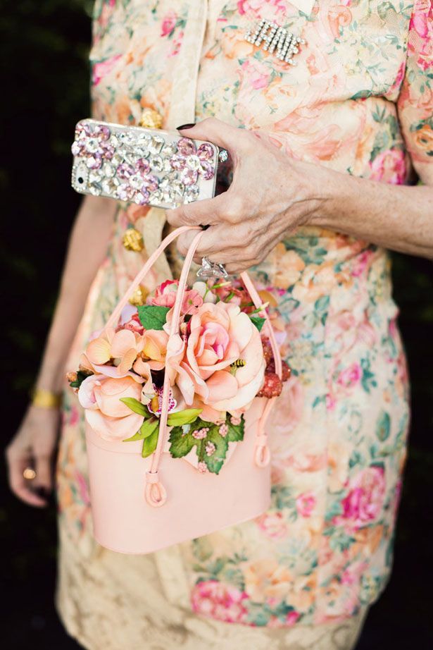 Floral Dresses: Perfect for Invitations! Bring Elegance and Femininity to Your PARTY! 🌸にて紹介している画像