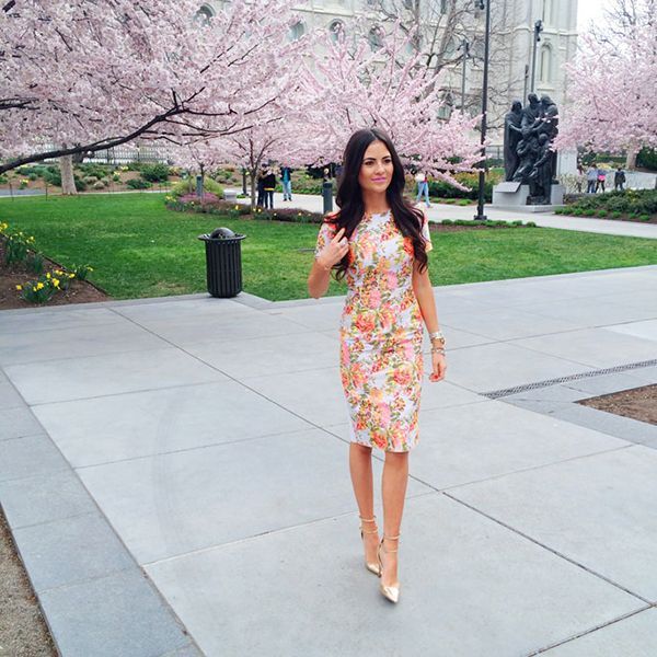 Floral Dresses: Perfect for Invitations! Bring Elegance and Femininity to Your PARTY! 🌸にて紹介している画像