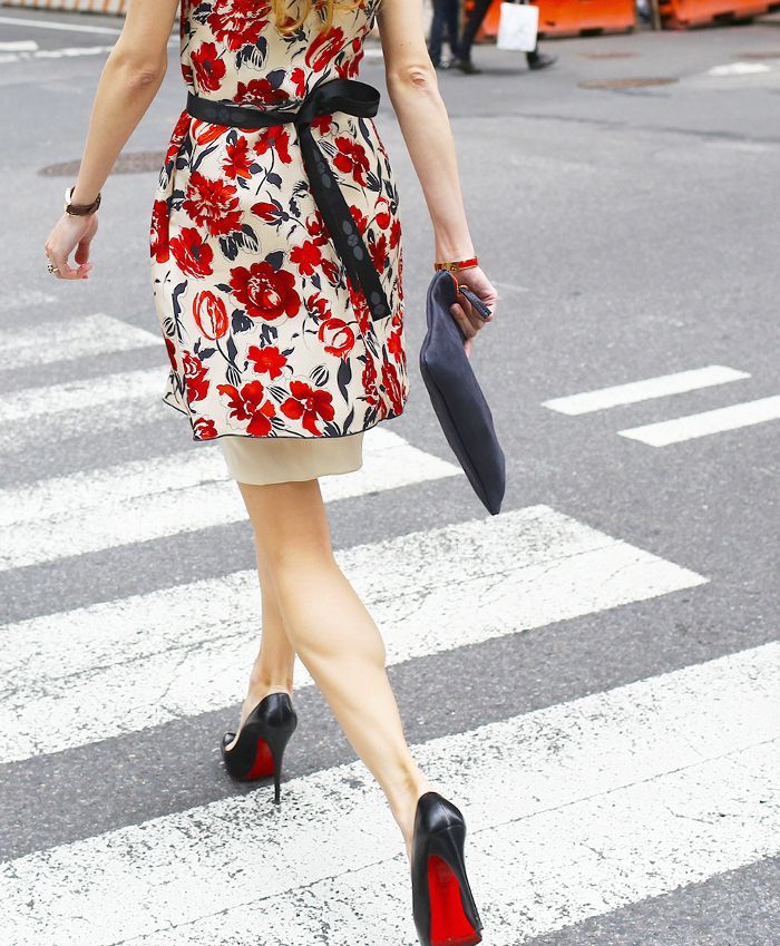 Floral Dresses: Perfect for Invitations! Bring Elegance and Femininity to Your PARTY! 🌸にて紹介している画像