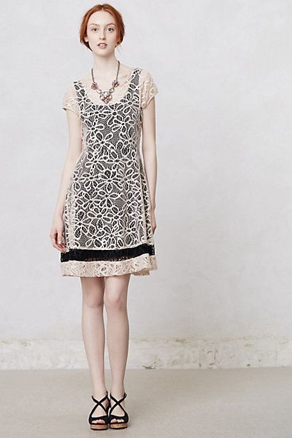 Floral Dresses: Perfect for Invitations! Bring Elegance and Femininity to Your PARTY! 🌸にて紹介している画像