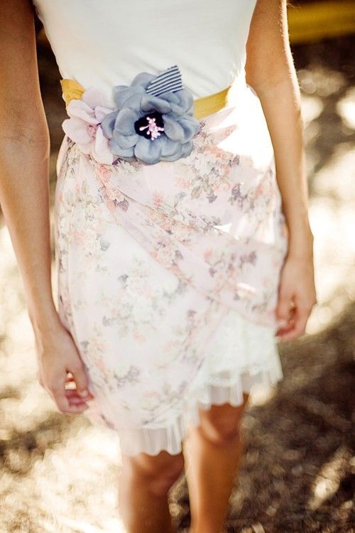 Floral Dresses: Perfect for Invitations! Bring Elegance and Femininity to Your PARTY! 🌸にて紹介している画像