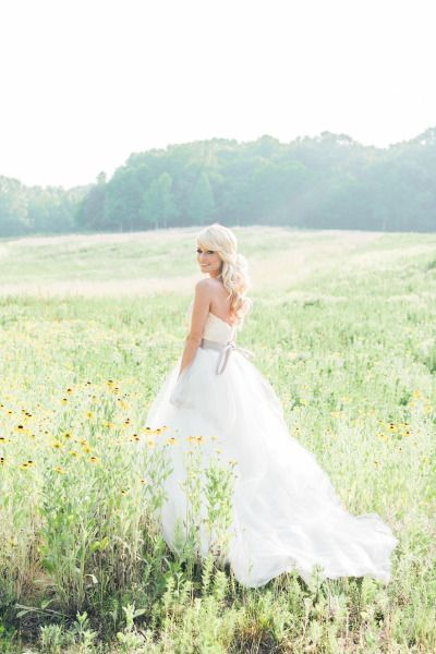 Capturing the Most Beautiful Moments: The Perfect Guide to Creating Your Dream Bride Shots♡にて紹介している画像