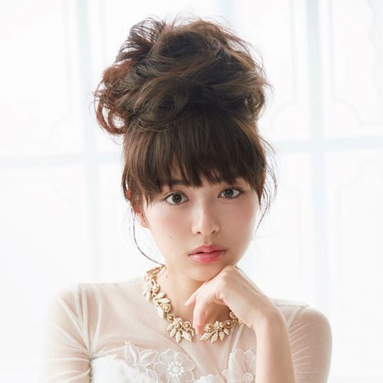 Popular Hairstylist Shares the Latest Bridal Hair Trends! 5 Sweetly Noble Hair Arrangements by Satashi Nifuda*にて紹介している画像