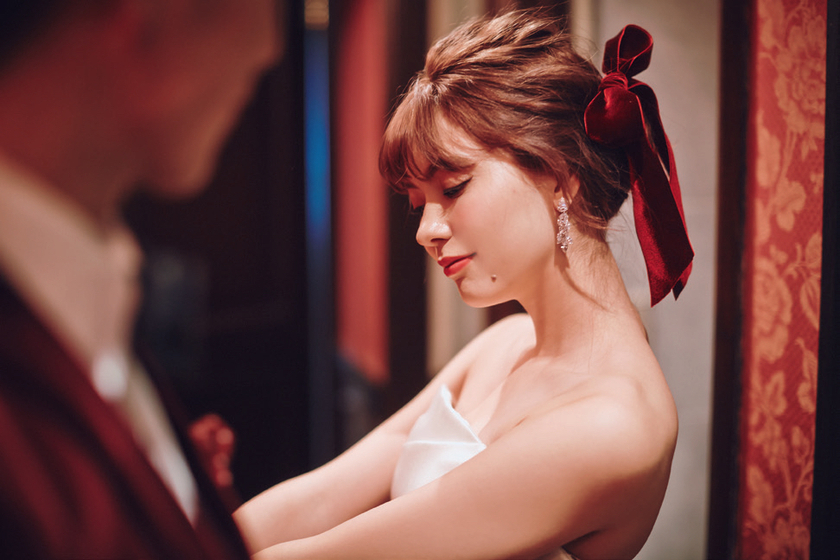 "Don't Forget to Match with the Groom! Effortlessly Perfect: Our Stylish Couple Coordination Tips☆"にて紹介している画像