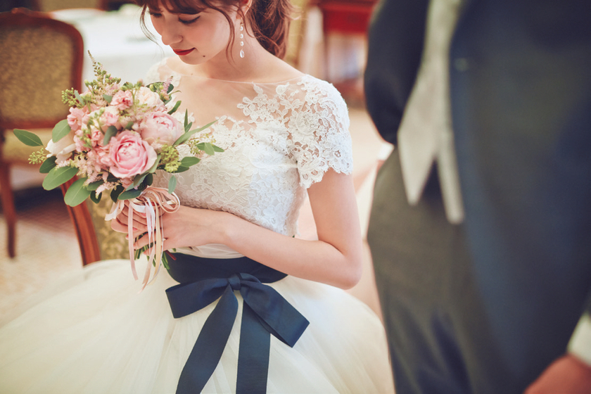 "Don't Forget to Match with the Groom! Effortlessly Perfect: Our Stylish Couple Coordination Tips☆"にて紹介している画像
