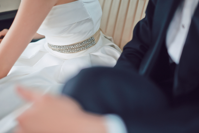 "Don't Forget to Match with the Groom! Effortlessly Perfect: Our Stylish Couple Coordination Tips☆"にて紹介している画像