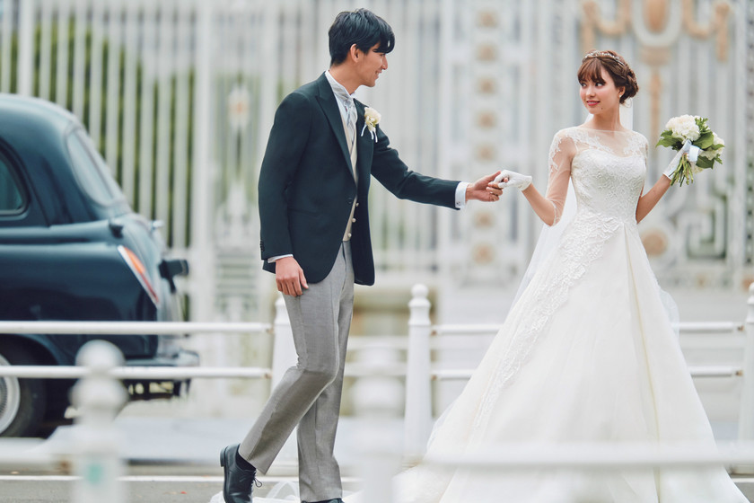 "Don't Forget to Match with the Groom! Effortlessly Perfect: Our Stylish Couple Coordination Tips☆"にて紹介している画像