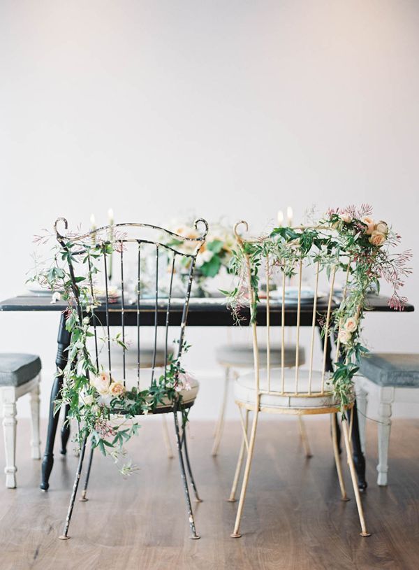 "Creating a Romantic Wedding Venue with Floral Garlands ♡"にて紹介している画像