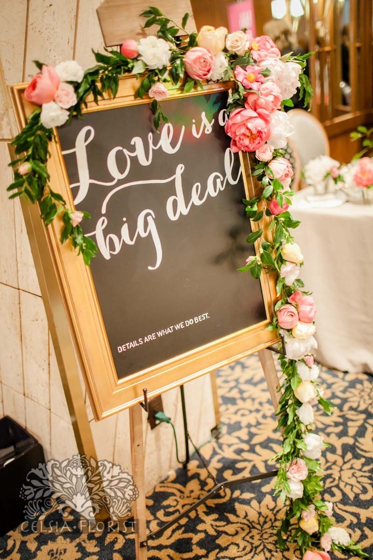 "Creating a Romantic Wedding Venue with Floral Garlands ♡"にて紹介している画像