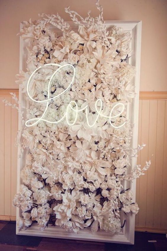 Unbelievable Scale! The Flower Photo Booth Prepared by Overseas Brides for Their Weddings is Absolutely Amazing!にて紹介している画像