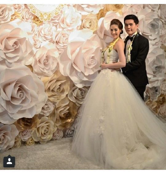 Unbelievable Scale! The Flower Photo Booth Prepared by Overseas Brides for Their Weddings is Absolutely Amazing!にて紹介している画像