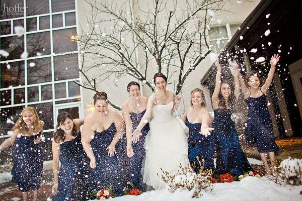 Add Warm Items for a Cute and Stylish Winter Bridesmaid Look! ♡にて紹介している画像