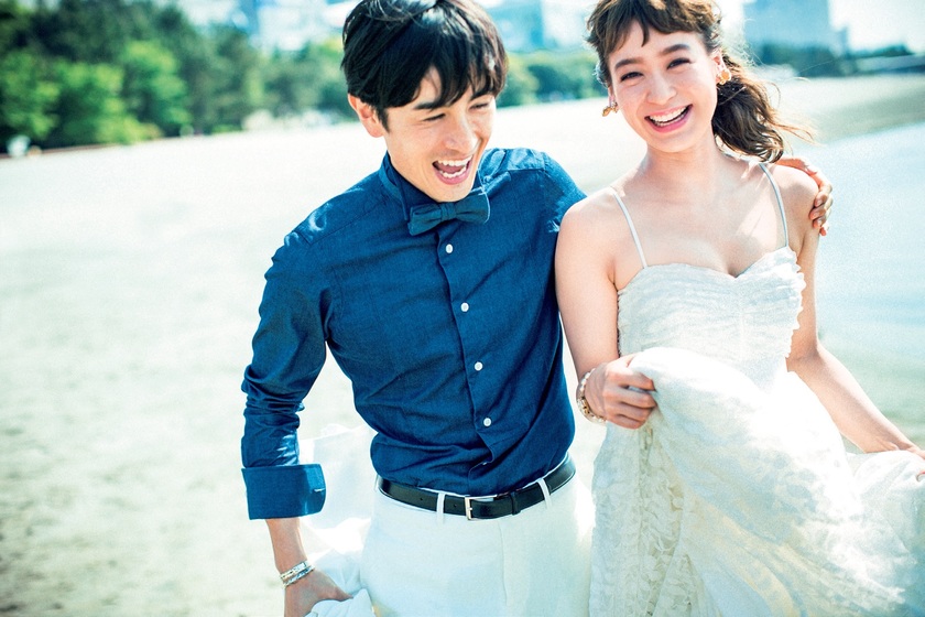 Escape from the Wedding Venue: A Collection of Inspiring Couple Photos for Your Photo Tour!にて紹介している画像