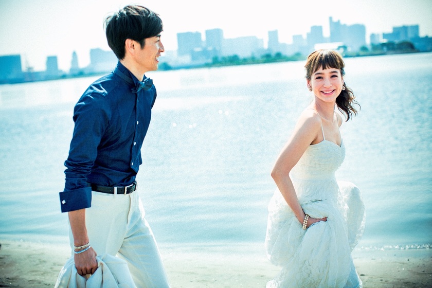 Escape from the Wedding Venue: A Collection of Inspiring Couple Photos for Your Photo Tour!にて紹介している画像