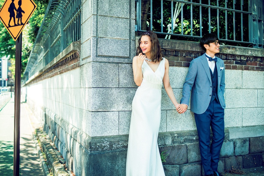 Escape from the Wedding Venue: A Collection of Inspiring Couple Photos for Your Photo Tour!にて紹介している画像