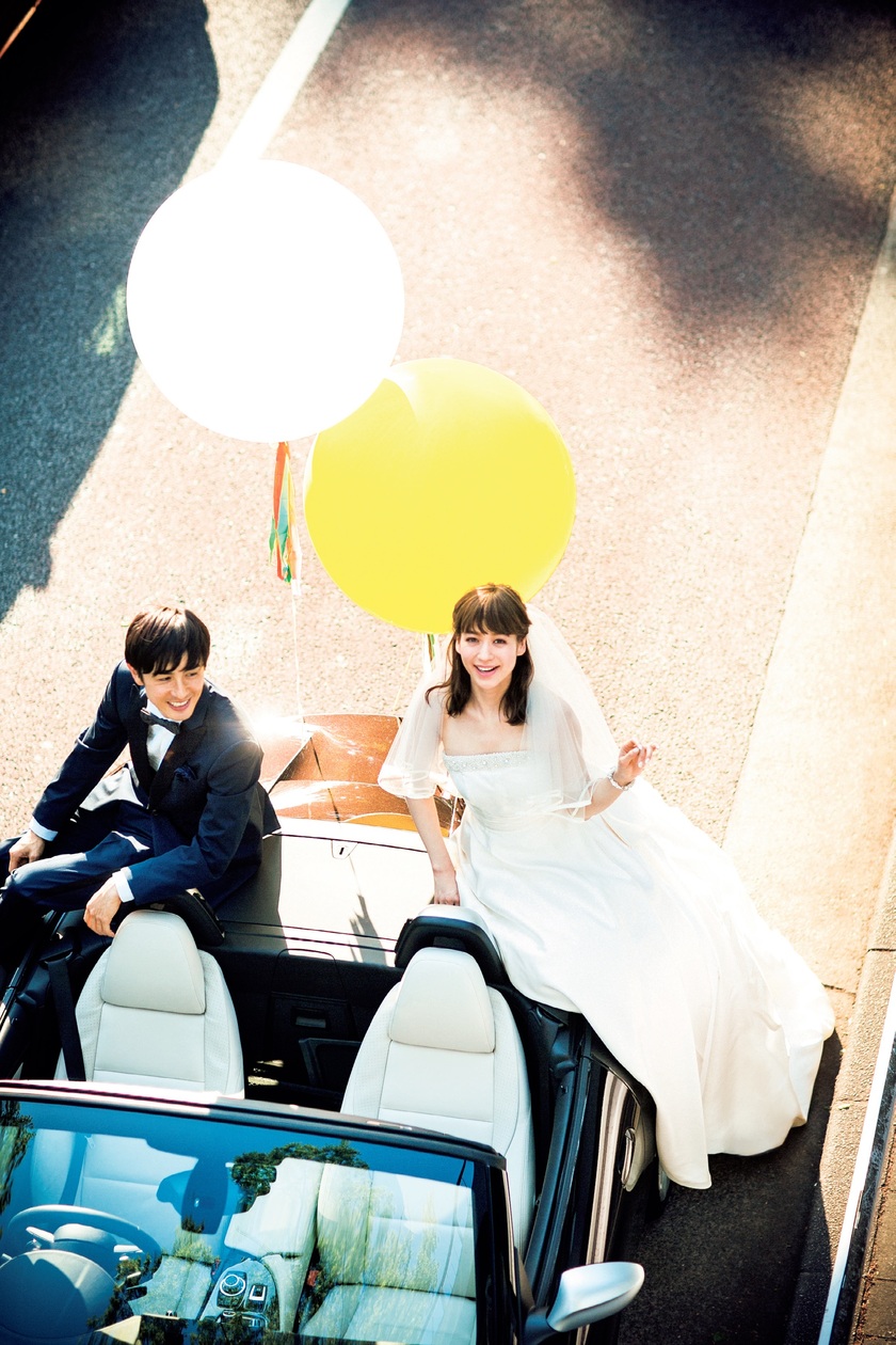 Escape from the Wedding Venue: A Collection of Inspiring Couple Photos for Your Photo Tour!にて紹介している画像