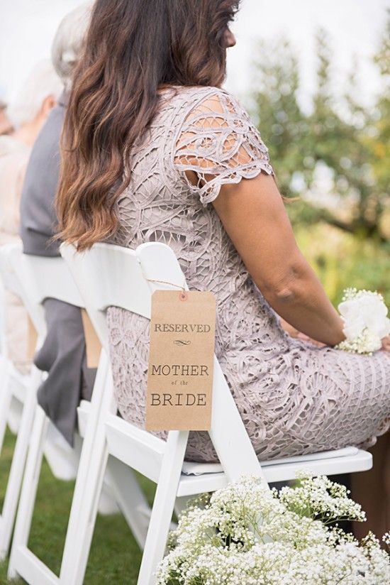 "Here is Your Reserved Seat ♡: 6 Adorable 'Chair Sign' Designs to Adorn Guests' Chairs ♡"にて紹介している画像