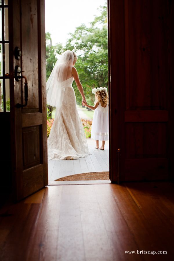 Congratulations on Your Marriage! Heartwarming Photos of Families Sending Off the Bride and Groom... ❤️❤️にて紹介している画像