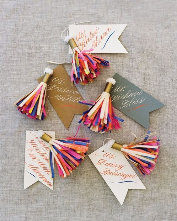 Aim for a Chic Overseas Wedding! 11 Beautiful 'Escort Card Designs'にて紹介している画像