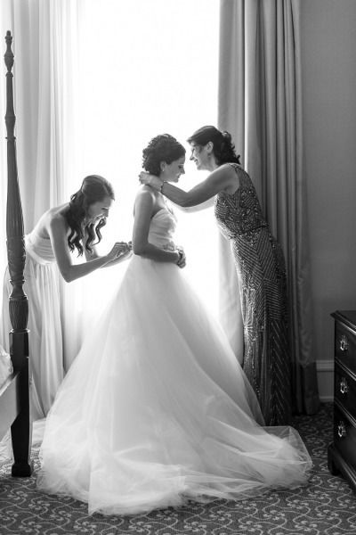 Congratulations on Your Marriage! Heartwarming Photos of Families Sending Off the Bride and Groom... ❤️❤️にて紹介している画像