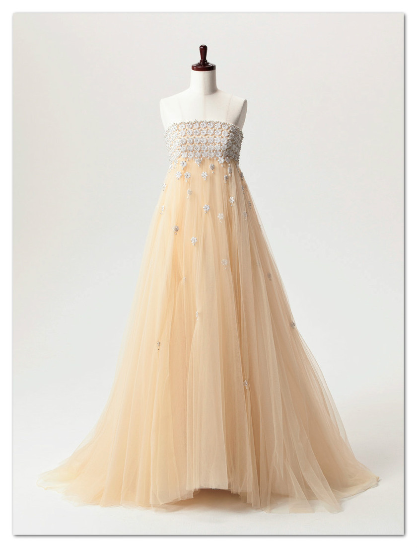 "Transform Your Look: Essential Styling Tips for a Stunning Outfit Change That Captivates Guests*"にて紹介している画像