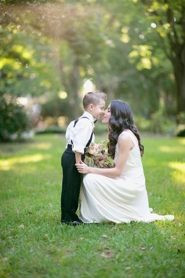 Congratulations on Your Marriage! Heartwarming Photos of Families Sending Off the Bride and Groom... ❤️❤️にて紹介している画像