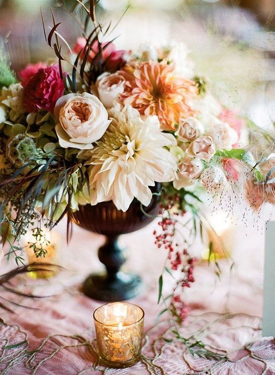 Seasonal Coordination and Hospitality Are Key! A Complete Collection of Recommended Wedding Ideas for Fall Bridesにて紹介している画像