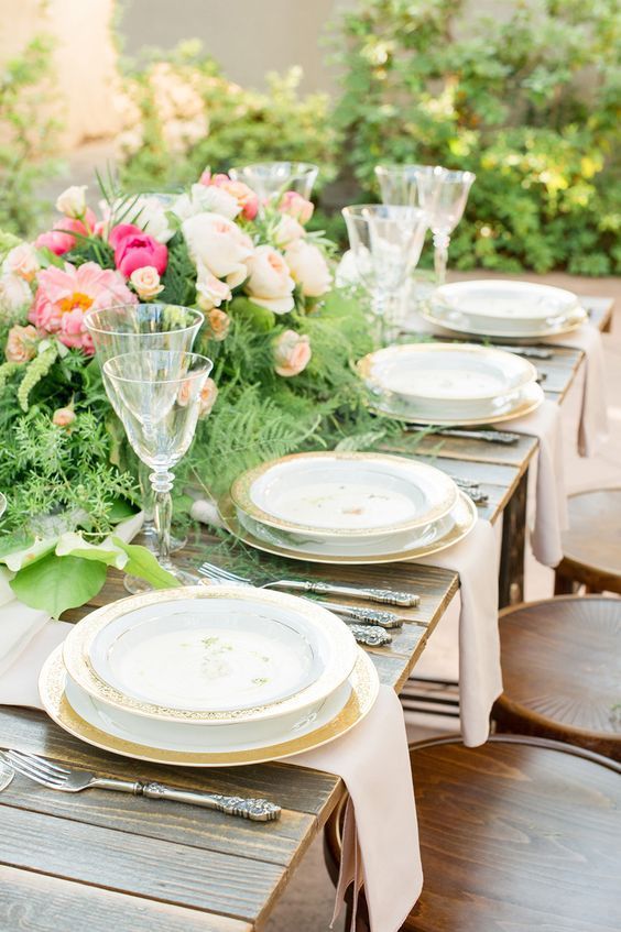 Creating a Cute Space with Pink and Gold: A Collection of Stylish Table Settings for Inspiration from Abroad ♡にて紹介している画像