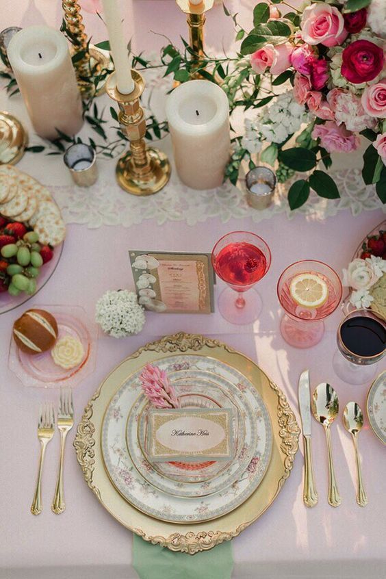 Creating a Cute Space with Pink and Gold: A Collection of Stylish Table Settings for Inspiration from Abroad ♡にて紹介している画像