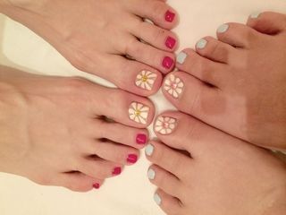 つま先まで完璧に可愛く！気分があがる可愛いフットネイルをあつめました♡にて紹介している画像