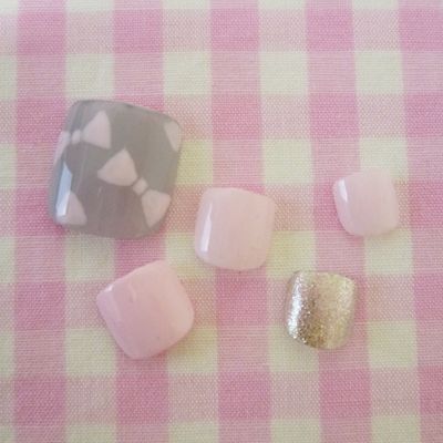 つま先まで完璧に可愛く！気分があがる可愛いフットネイルをあつめました♡にて紹介している画像