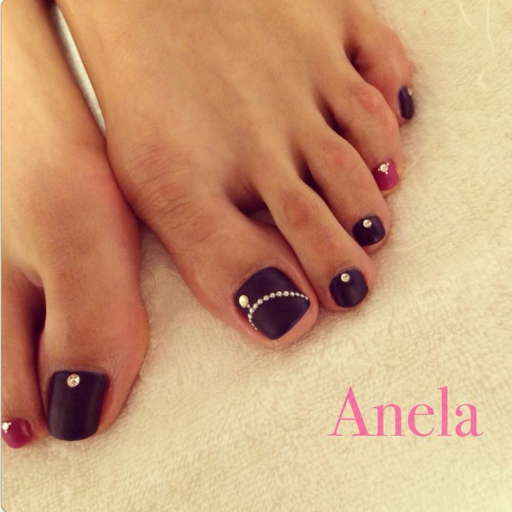 つま先まで完璧に可愛く！気分があがる可愛いフットネイルをあつめました♡にて紹介している画像