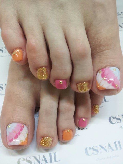 つま先まで完璧に可愛く！気分があがる可愛いフットネイルをあつめました♡にて紹介している画像