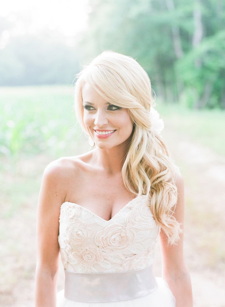 普通の髪型に飽きた人に♩“サイドポニー”で大人可愛いアシンメトリーアレンジ♡にて紹介している画像