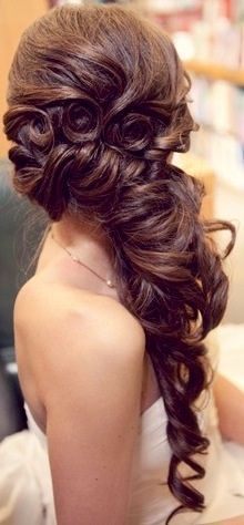 普通の髪型に飽きた人に♩“サイドポニー”で大人可愛いアシンメトリーアレンジ♡にて紹介している画像