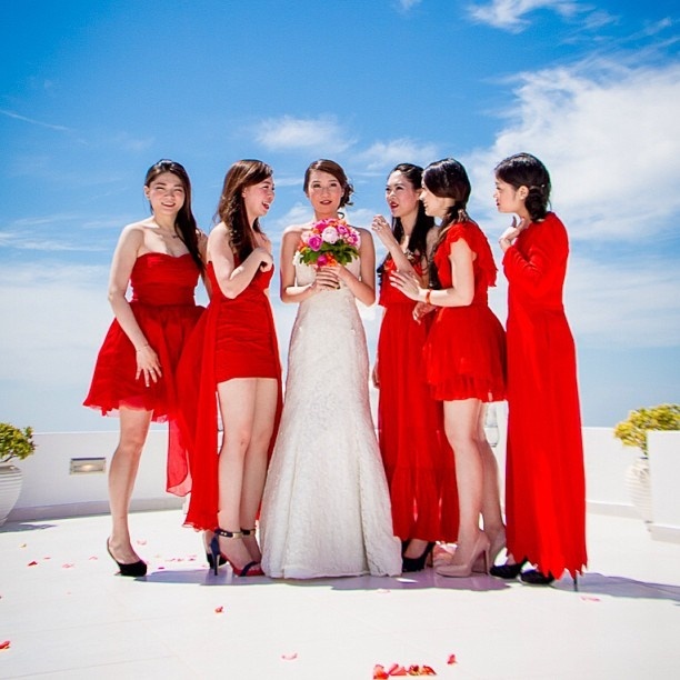 青空の下！絶対に撮っておきたいウェディングフォトのアイデア♡にて紹介している画像