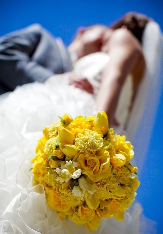 青空の下！絶対に撮っておきたいウェディングフォトのアイデア♡にて紹介している画像