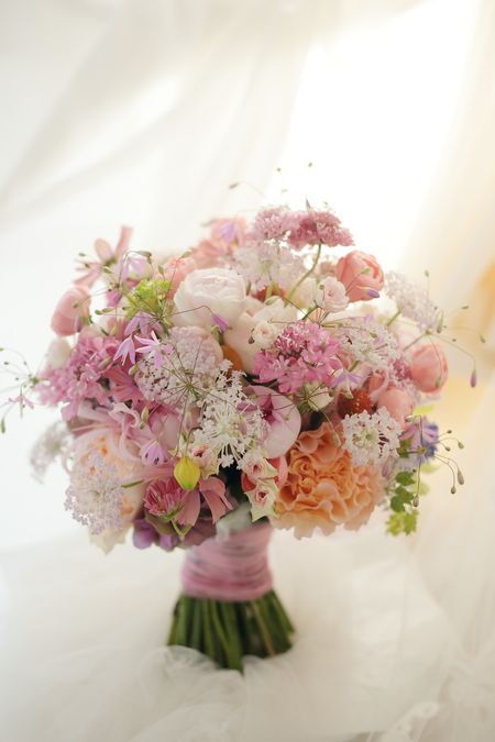 Pink is Still the Most Popular! A Romantic and Feminine Pink Bouquet Catalogにて紹介している画像