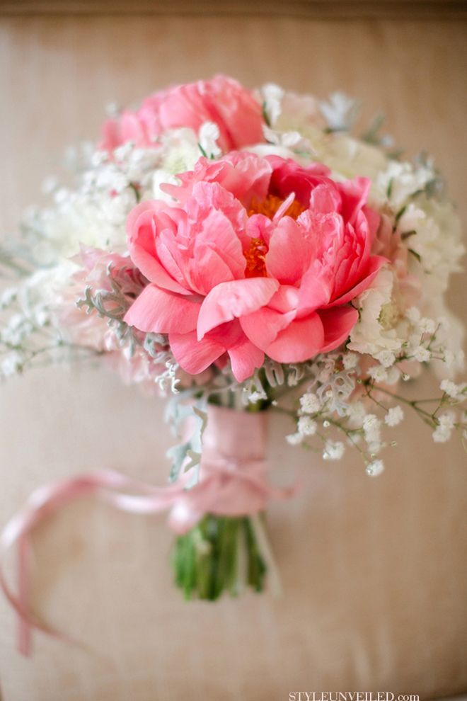 Pink is Still the Most Popular! A Romantic and Feminine Pink Bouquet Catalogにて紹介している画像