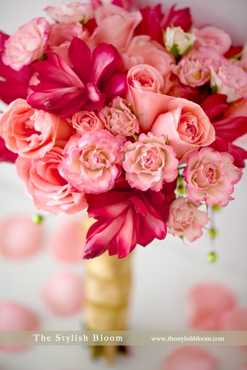 Pink is Still the Most Popular! A Romantic and Feminine Pink Bouquet Catalogにて紹介している画像