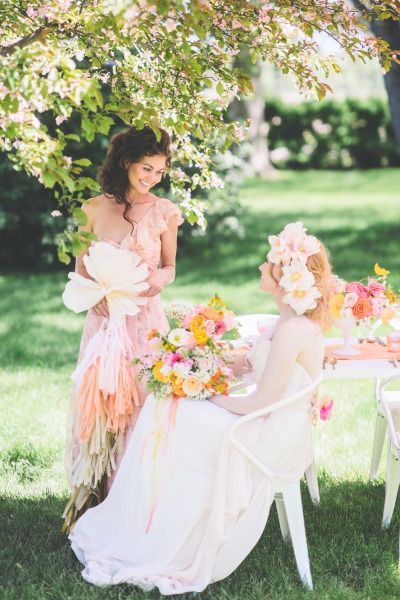 Charming Colorful Flowers: A Romantic Garden Wedding ♡にて紹介している画像