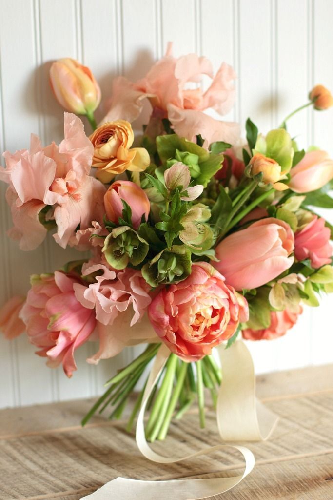 Pink is Still the Most Popular! A Romantic and Feminine Pink Bouquet Catalogにて紹介している画像