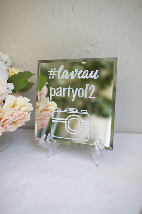 Stylish Overseas-Inspired Instagram Sign Designs to Share Photos with Guests ♡にて紹介している画像