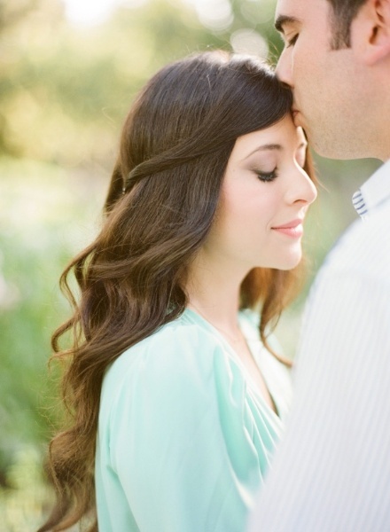 "ねじるだけ"で簡単♡デートにもぴったりな流行りのねじりハーフアップ♡にて紹介している画像